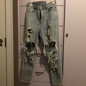 American Eagle Distressed Mom Jean Size 4